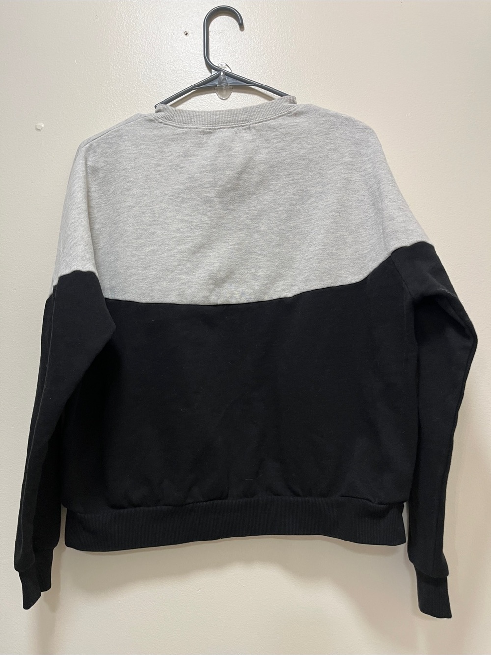 Vintage Havana Aspen Colorblock Crewneck Sweatshirt - Gray, Black, Green - Picture 7 of 8